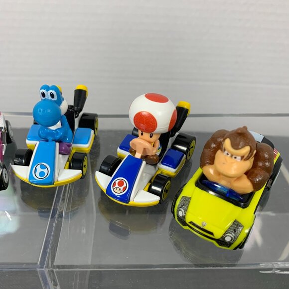 Lot of five Hot Wheels Mario Kart 1:64th Die-Cast Racer Vehicles - Picture 4 of 11